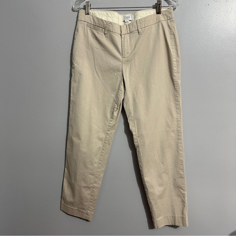 Crown & Ivy ladies khaki pants size 6